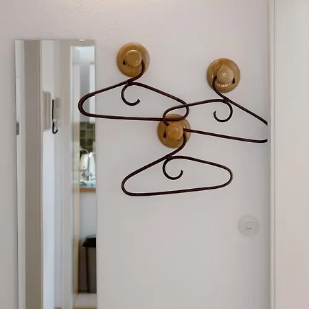 Reinhardt Apartament *
